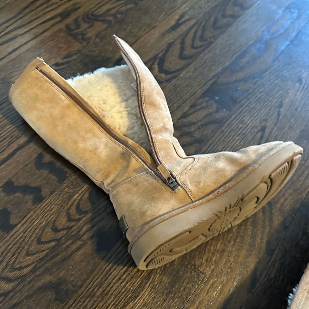 UGG Tan Suede Women's Boots - Picture 2 of 3
